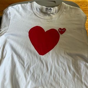 CDG WHITE AND RED SHIRT